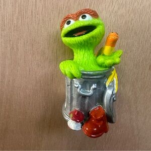 Vintage 90’s Oscar The Grouch 2.5” Sesame Street Tyco Henson Solid Kids Figure